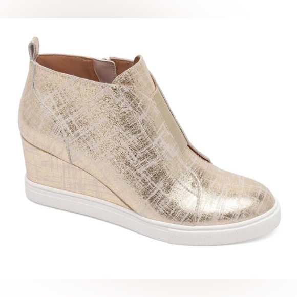 In like new condition. Gold, leather Paolo sneaker/booties - Picture 10 of 10